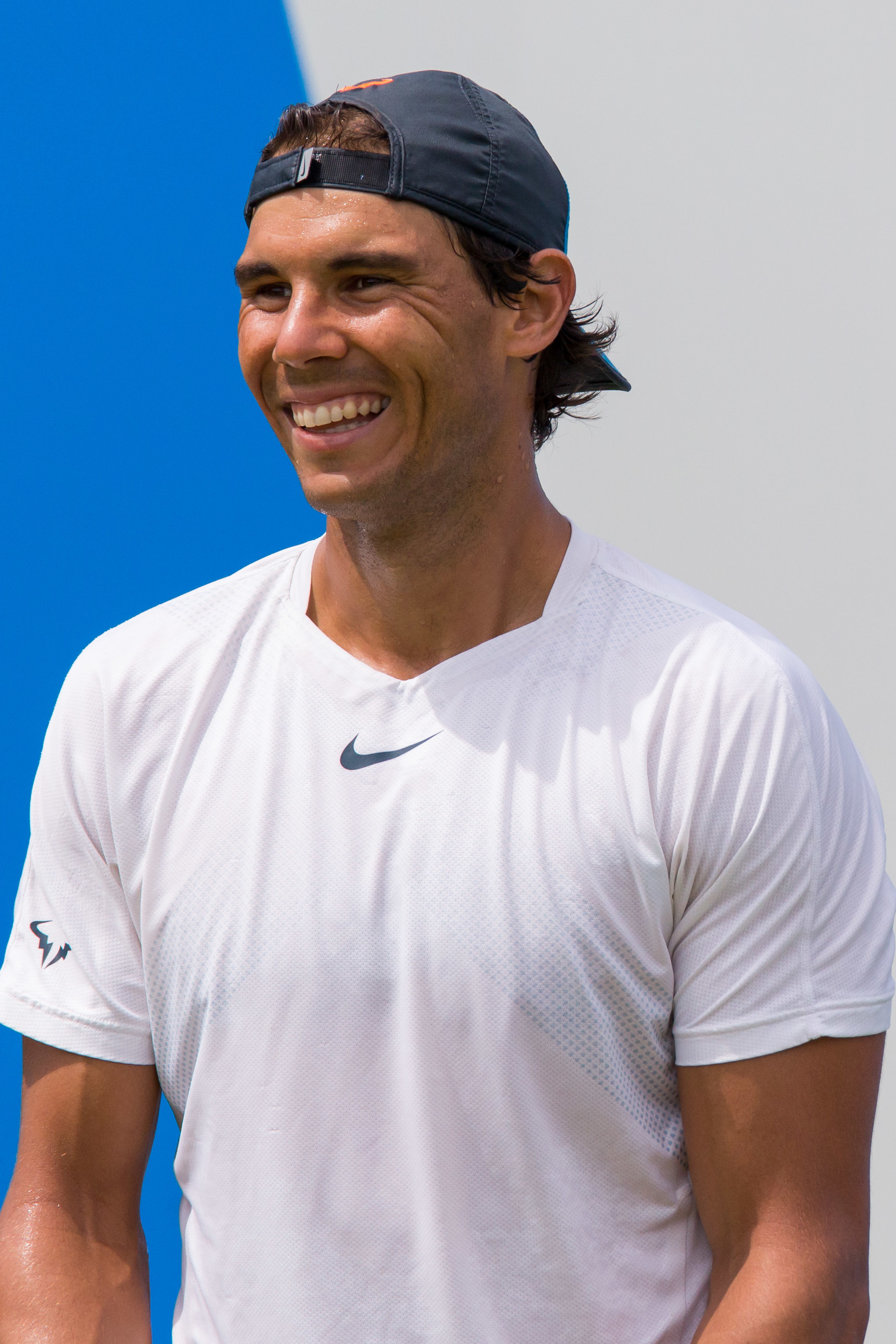 Rafael_Nadal_10,_Aegon_Championships,_London,_UK_-_Diliff_(cropped)